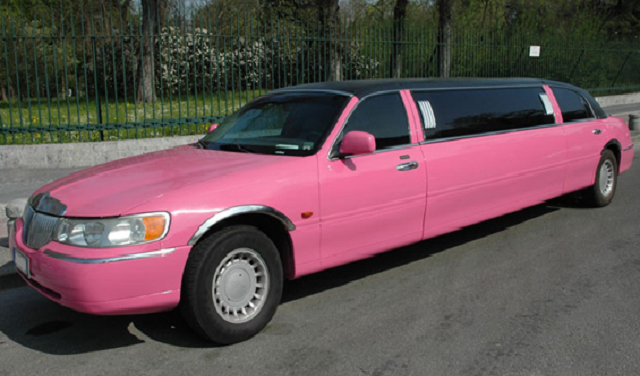 Noleggio Pink Limousine